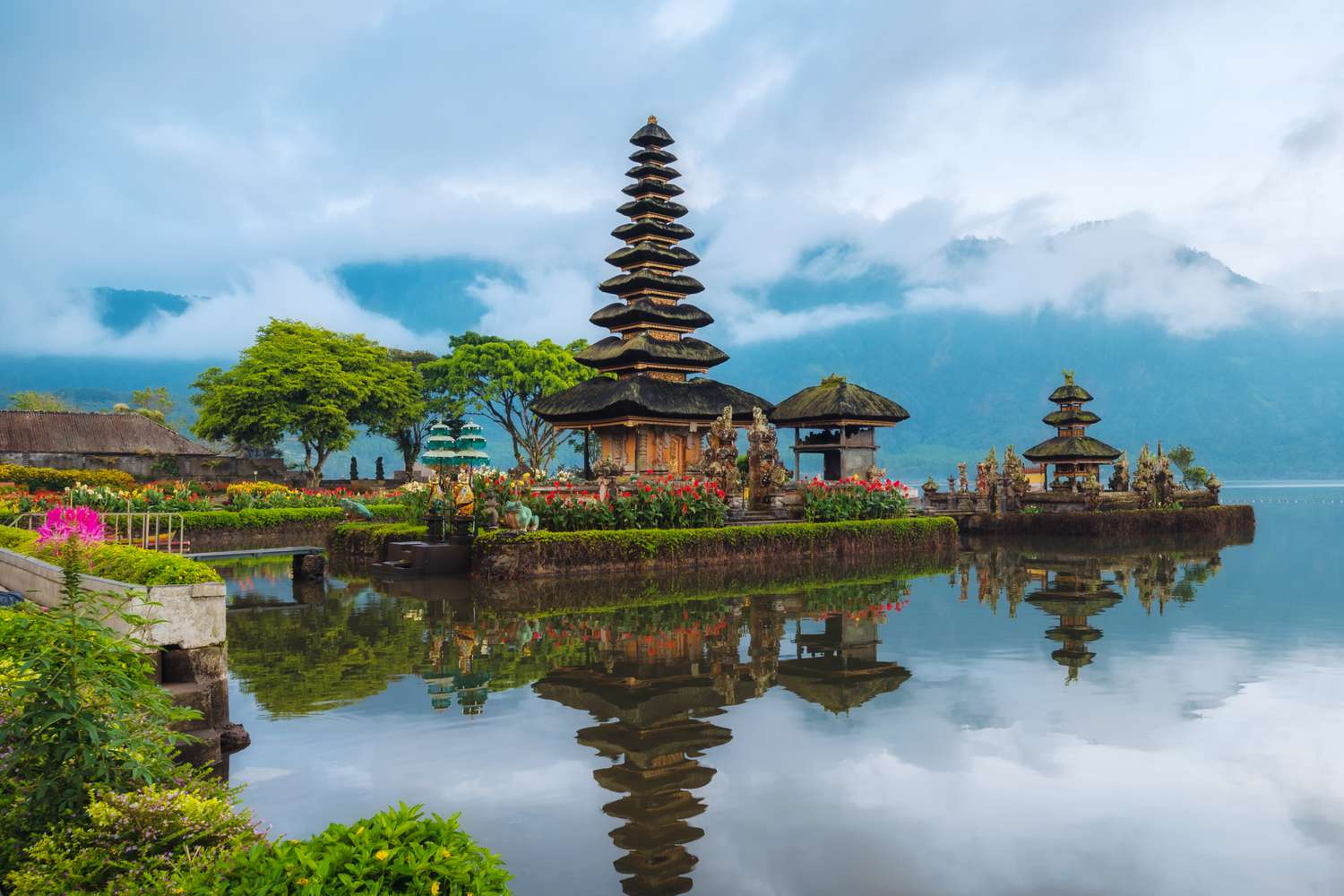 TAL-pura-ulun-danu-temple-bali-recirc-BALITAX24-b3e9cff081214898b2299260b829bb1b